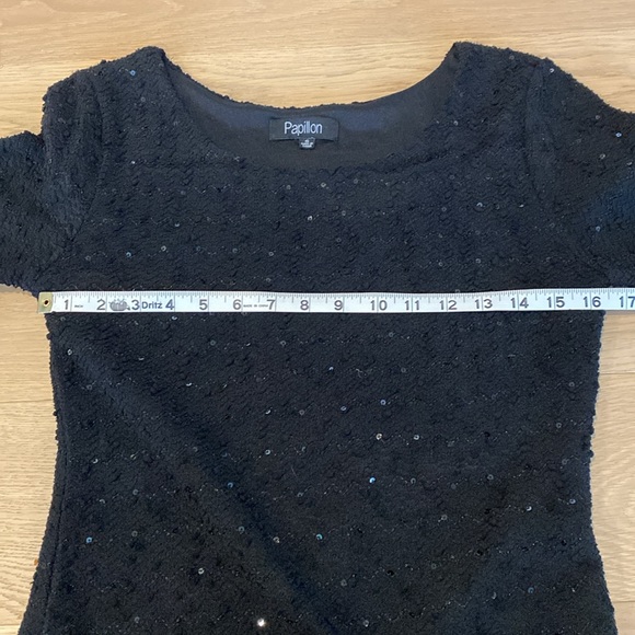 Timeless little black dress with sequins throughout - Picture 9 of 10